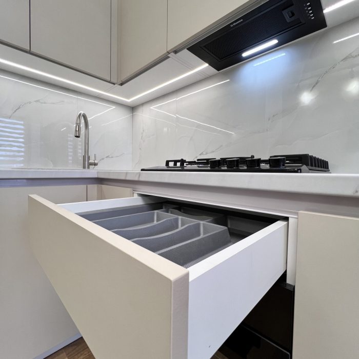 Bucătărie la comandă MOBO18